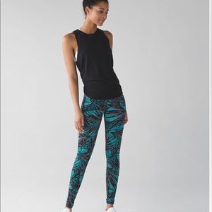 lululemon Palm Lace Tofino Multi Wunder Under 7/8
